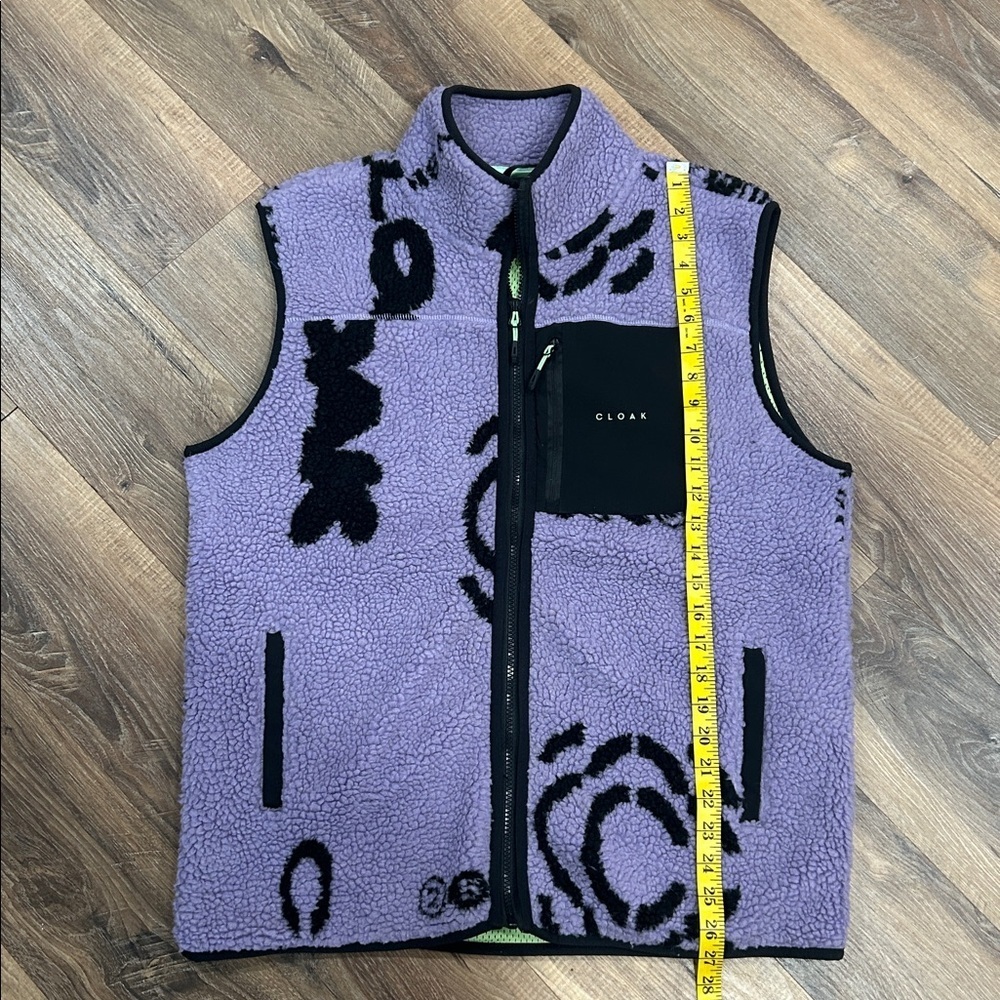 Cloak Brand Hidden In Plain Sight Sherpa Vest Size Medium, purple and black - Picture 5 of 12